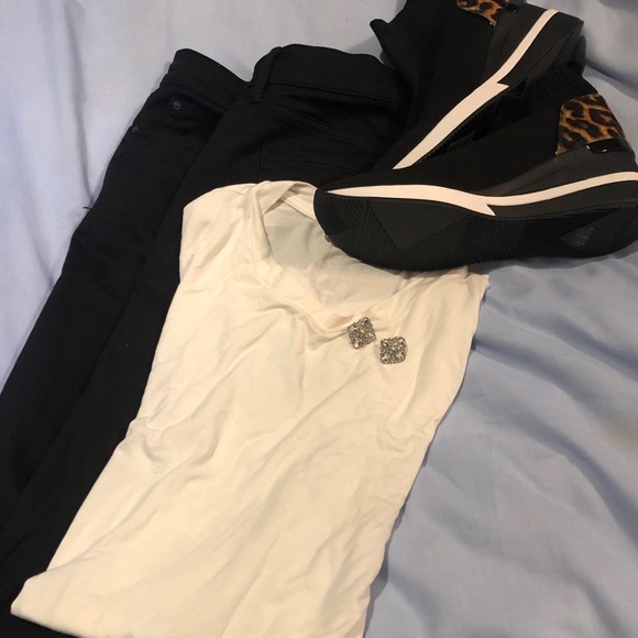 Banana Republic earrings - Picture 4 of 6